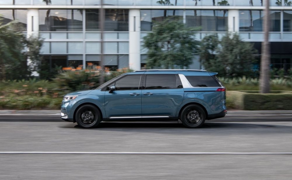 2022-kia-carnival-minivan-11